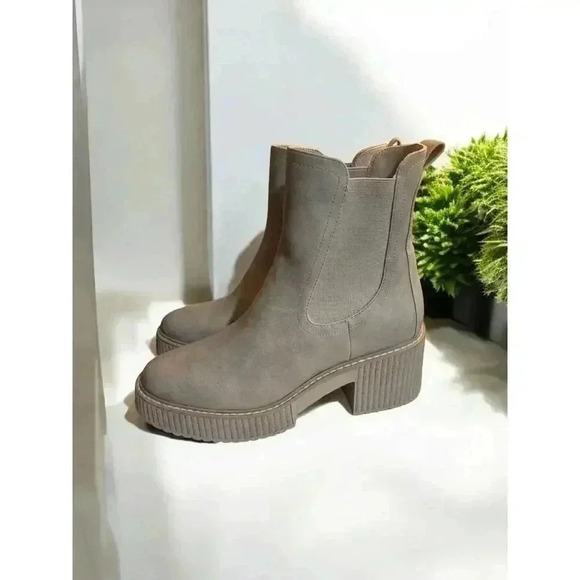 DOLCE VITA* Size 9 Darcel Lug Boots * Brand New - Picture 2 of 7